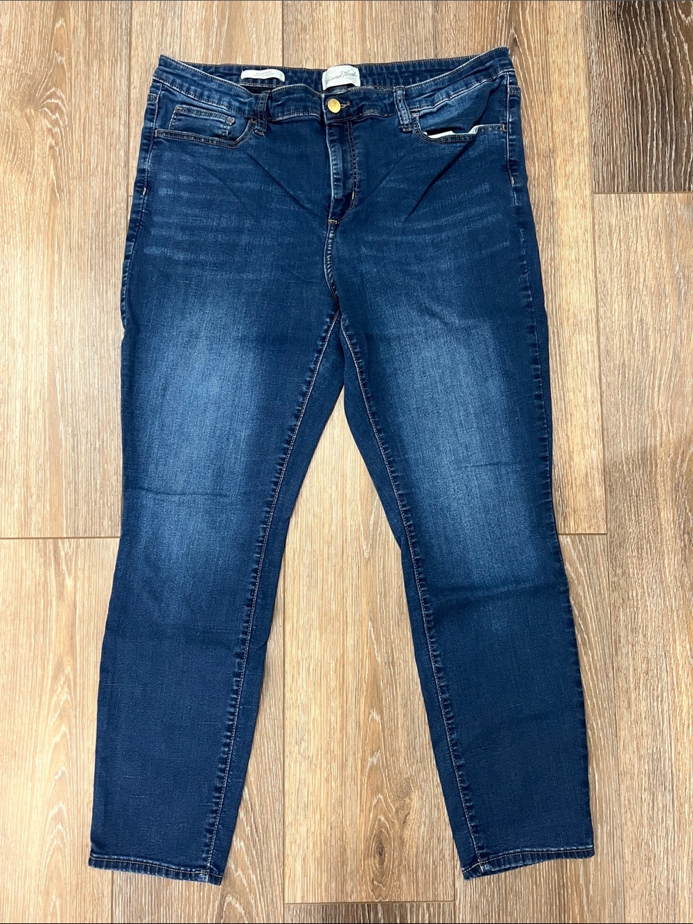 Size 16 Universal Thread Dark Indigo Mid Rise Skinny Jeans 16R
